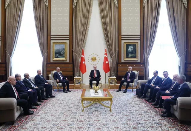 Kalın ve Hamas heyeti görüşüyor