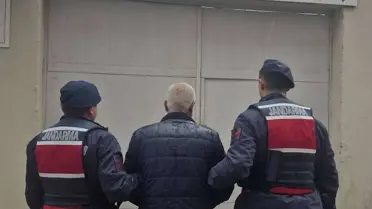 Operasyonda ele geçirilen uyuşturucu ve silahlar