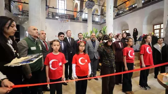 Kütüphane haftası etkinliklerinden bir sahne