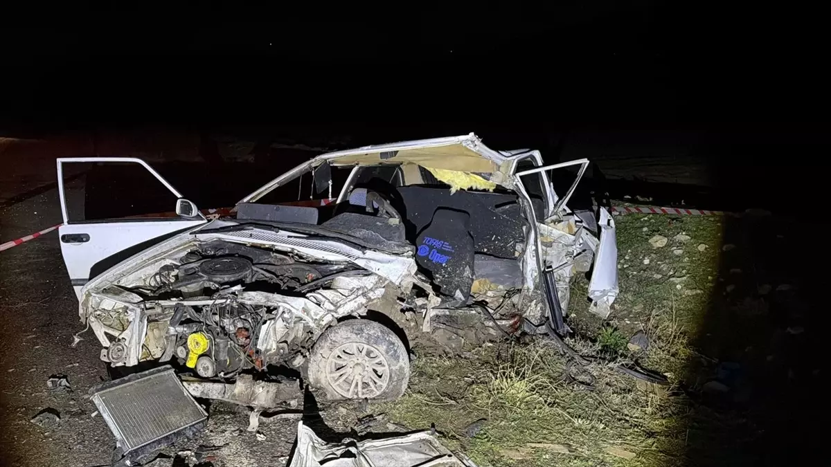 Afyonkarahisar Bolvadin'de Çarpışan İki Araçta 1 Ölü ve 1 Ağır Yaralı