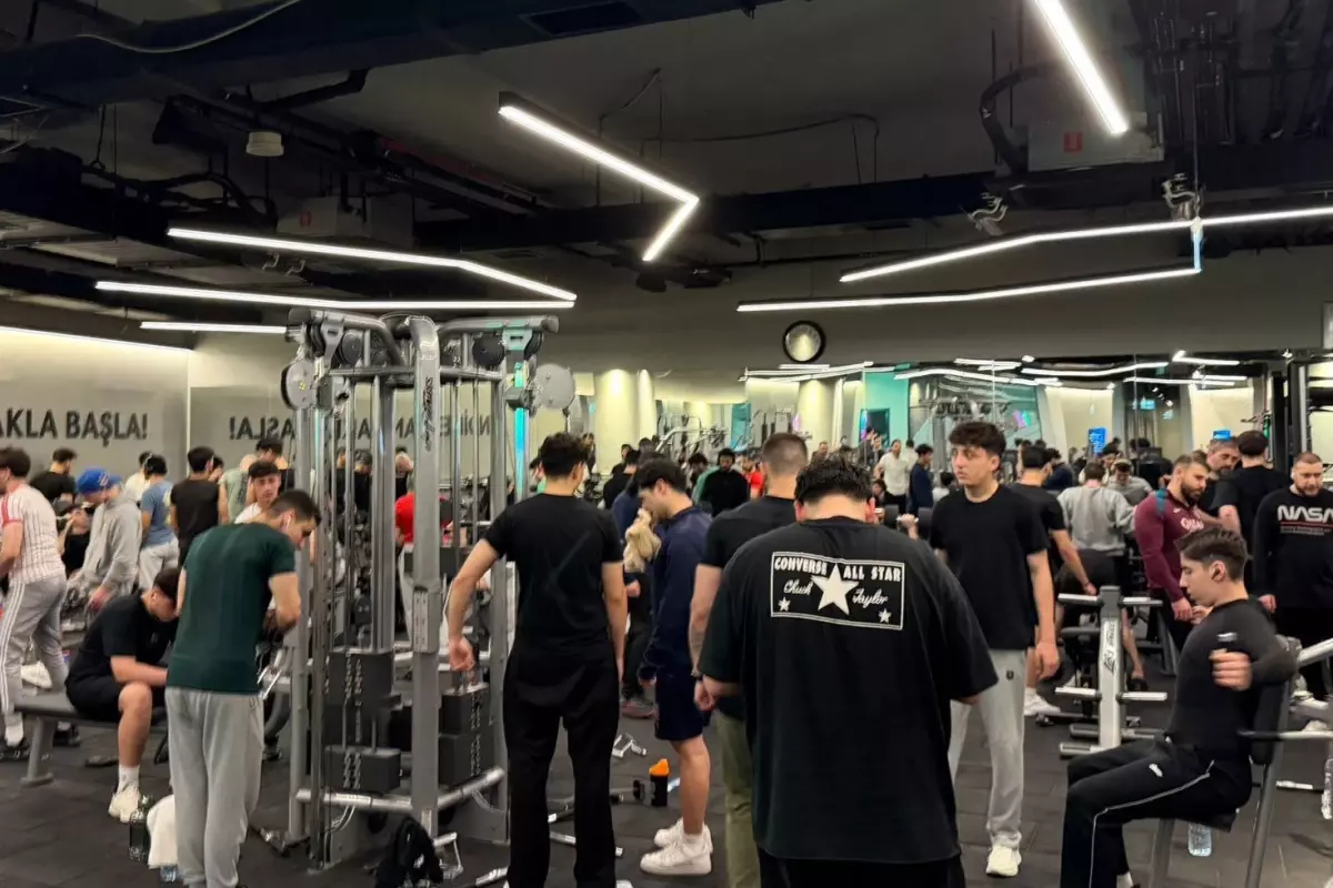Sosyal Medyada Patlayan Görüntü: 100 Kişi Tek Salonun İçinde Spor Yapıyor
