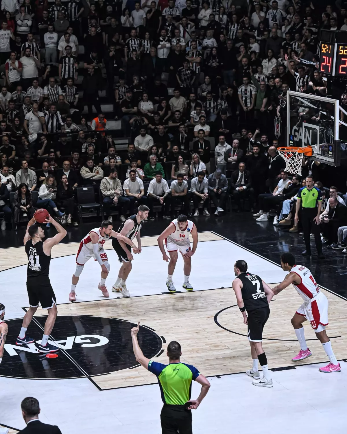 Beşiktaş GAİN, Bahçeşehir Koleji’ni 91-72 Yenerek EuroCup Yarı Finalinde İlk Maçı Kazandı