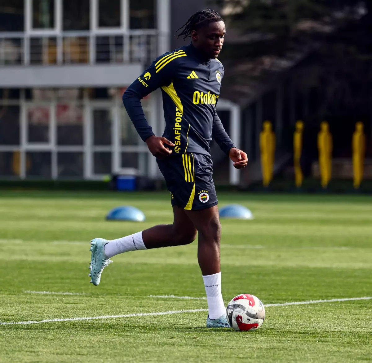 Fenerbahçe, Beşiktaş Derbisi İçin Antrenman Rutinine Hız Verdi