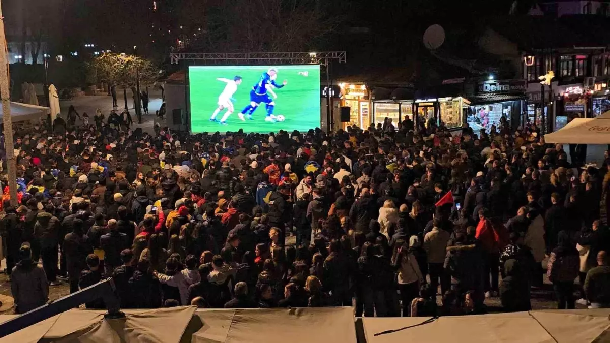 Prizren'de Kosova-Türkiye Dünya Kupası Eleme Maçı Coşkuyla İzlendi