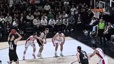 Maçın kritik anlarından bir fotoğraf