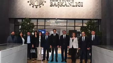 DMM toplantı odasında AMKA delegasyonu