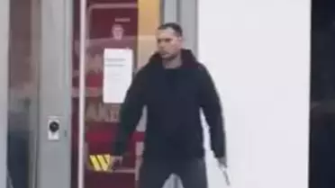 Olay yerindeki silahlı saldırgan