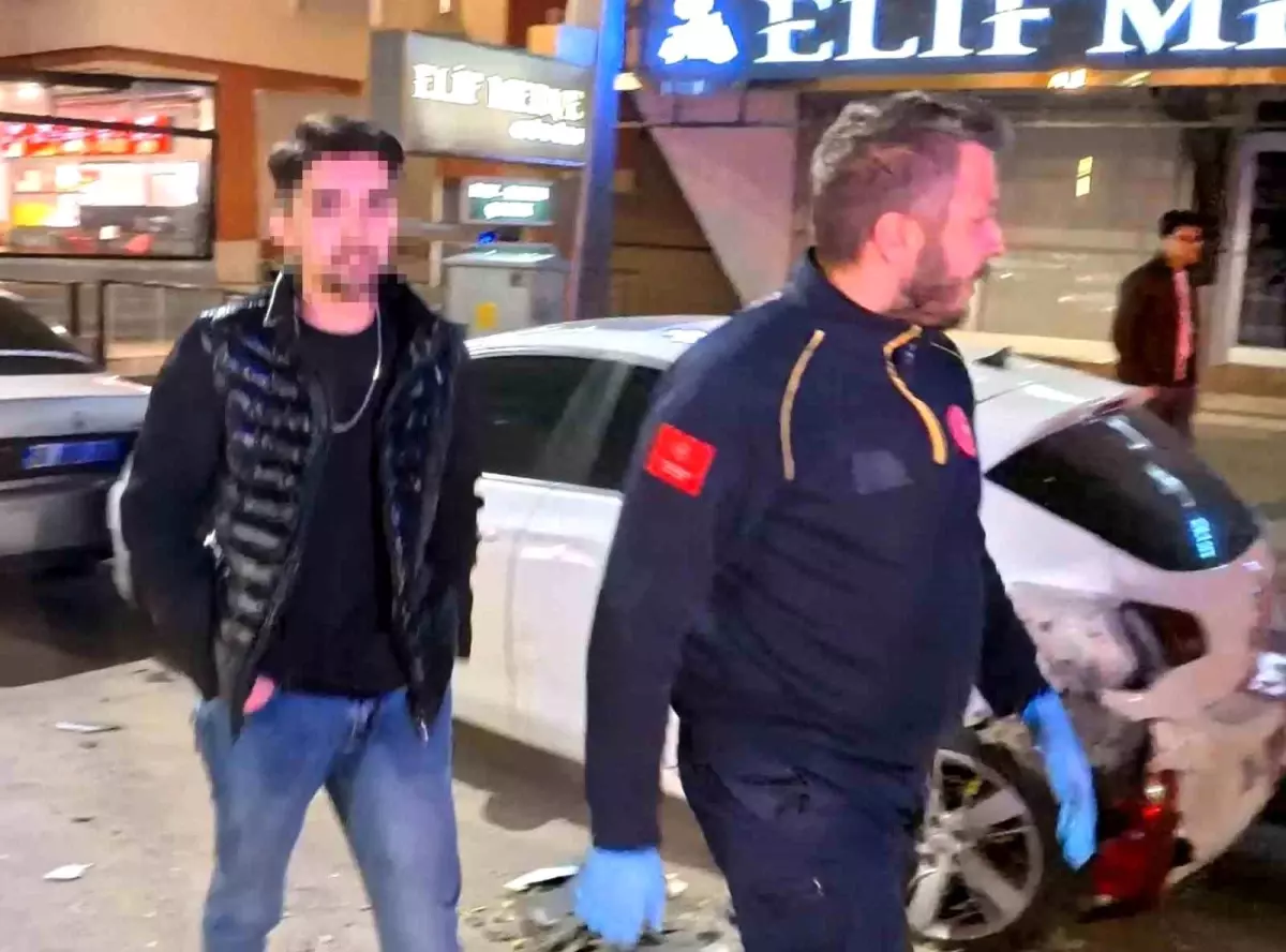 Aksaray’da Alkollü Sürücü Hatalı Sollamayla Dört Aracı Çarptı