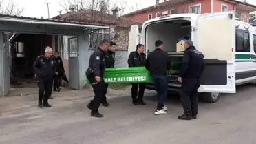 Cinayet mahallinde bulunan bıçak ve balta