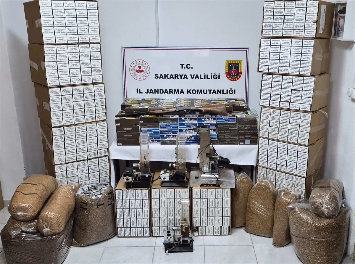 Sakarya'da Dev Kaçak Tütün Operasyonu: 4 Şüpheli Gözaltında, 355 Bin Makaron Ele Geçirildi