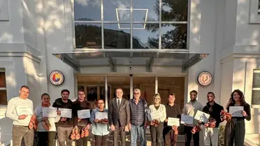 Marmaris’te Geleneksel Sandalet Sanatı Yaşandı: Eğitim Programı Başarıyla Tamamlandı