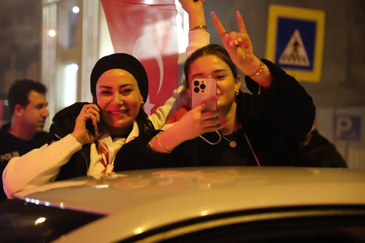 İzmir'de A Milli Takım'ın Dünya Kupası Zaferi Coşkusu