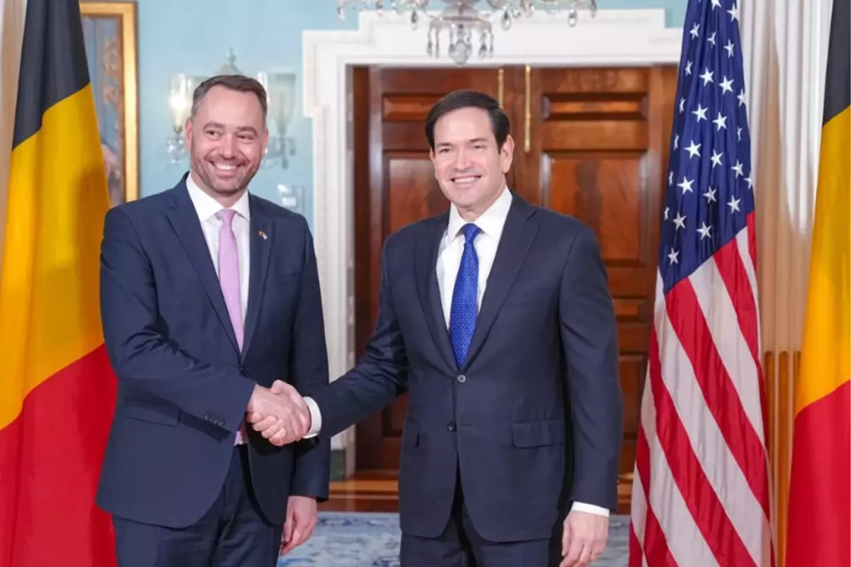 Belçika, ABD ve İsrail'in Savaş Uçaklarına Hava Sahasını Açık Tutacağını Açıkladı