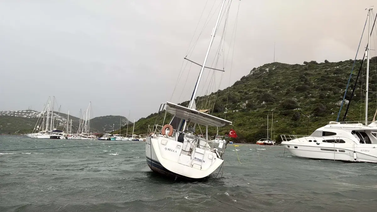 Bodrum’da Şiddetli Fırtına Şehri Sarsıyor