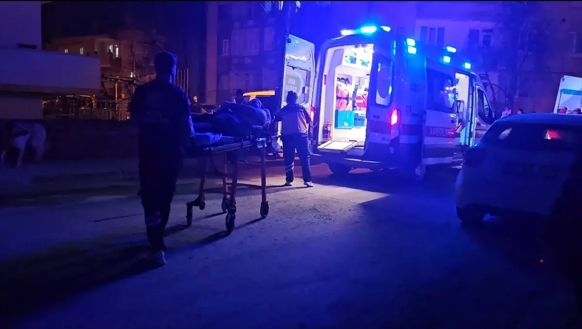 Çorum’da Benzin Bidonu Patlaması: 1 Yaralı, 2 Kişi Dumanla Mücadele Etti