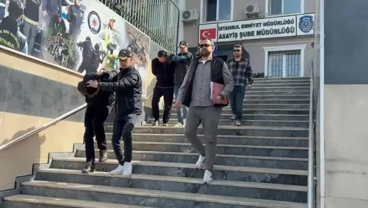 Finans Danışmanı 4,5 Milyon Dolar Dolandırıcılık Şebekesiyle Yakalandı