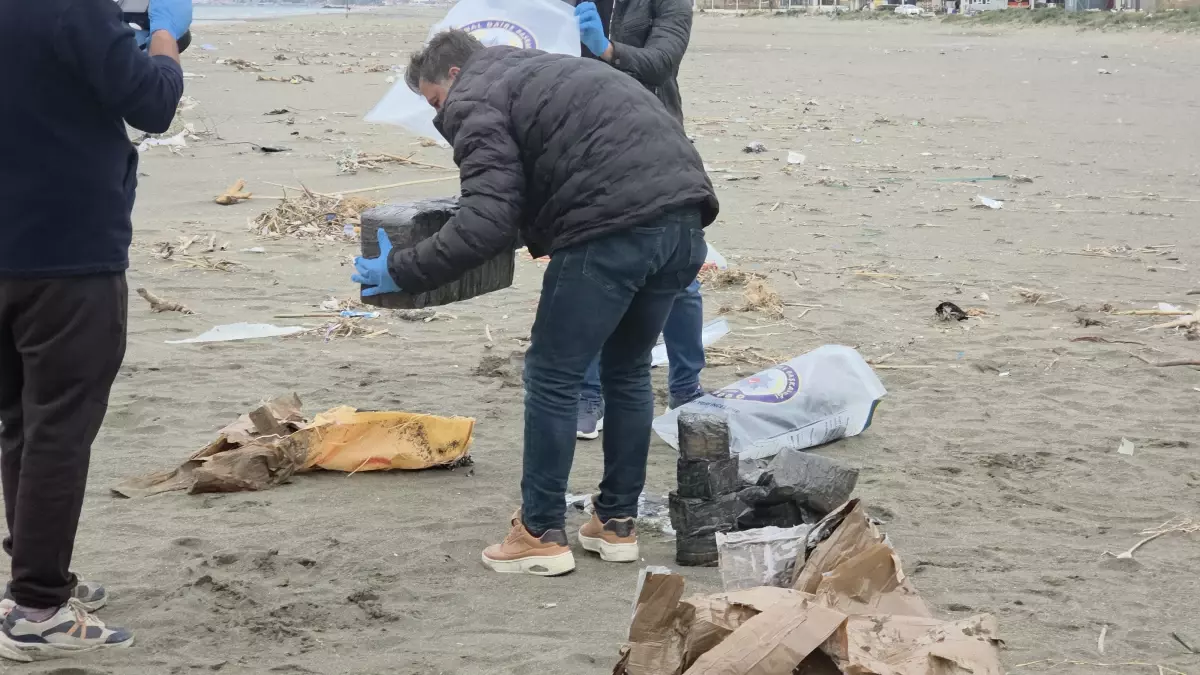 Samandağ Sahilinde Uyuşturucu Çuvalı Ele Geçirildi