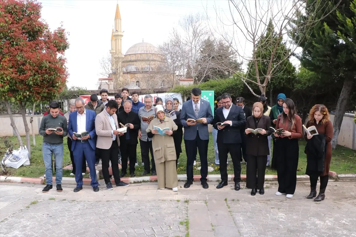 Kilis’te Kitap Tutkunları Sessiz Okuma Etkinliğiyle Buluştu