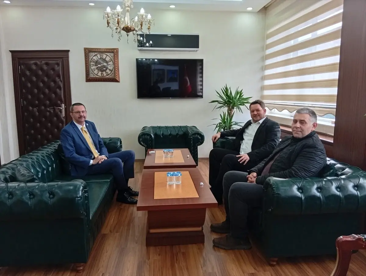 Pınarhisar’da Cumhuriyet Meydanı’nın Yeniden Canlandırılması Tamamlandı