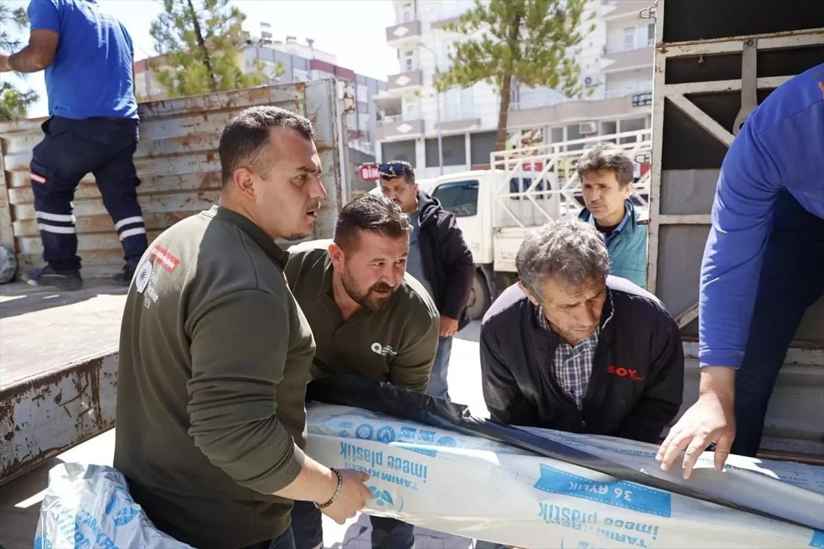 Kumluca’da Hortum Felaketini Atlattı: 9 Çiftçiye 8.800 m² Sera Naylonu Desteği