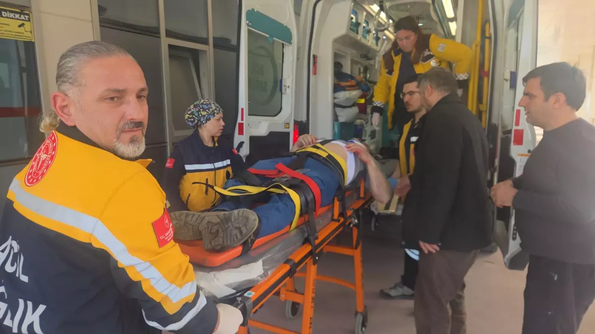 Bursa’da Çatı Çalışması Sırasında 13 Metreden Düşen İşçi Ağır Yaralandı