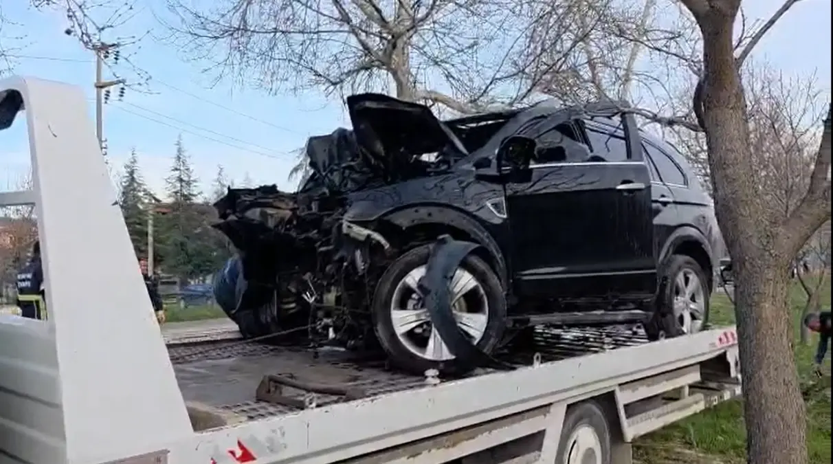 Tokat’ın Turhal İlçesinde Cip Yangını: Sürücü Hayatını Kaybetti, İki Yolcu Yaralandı