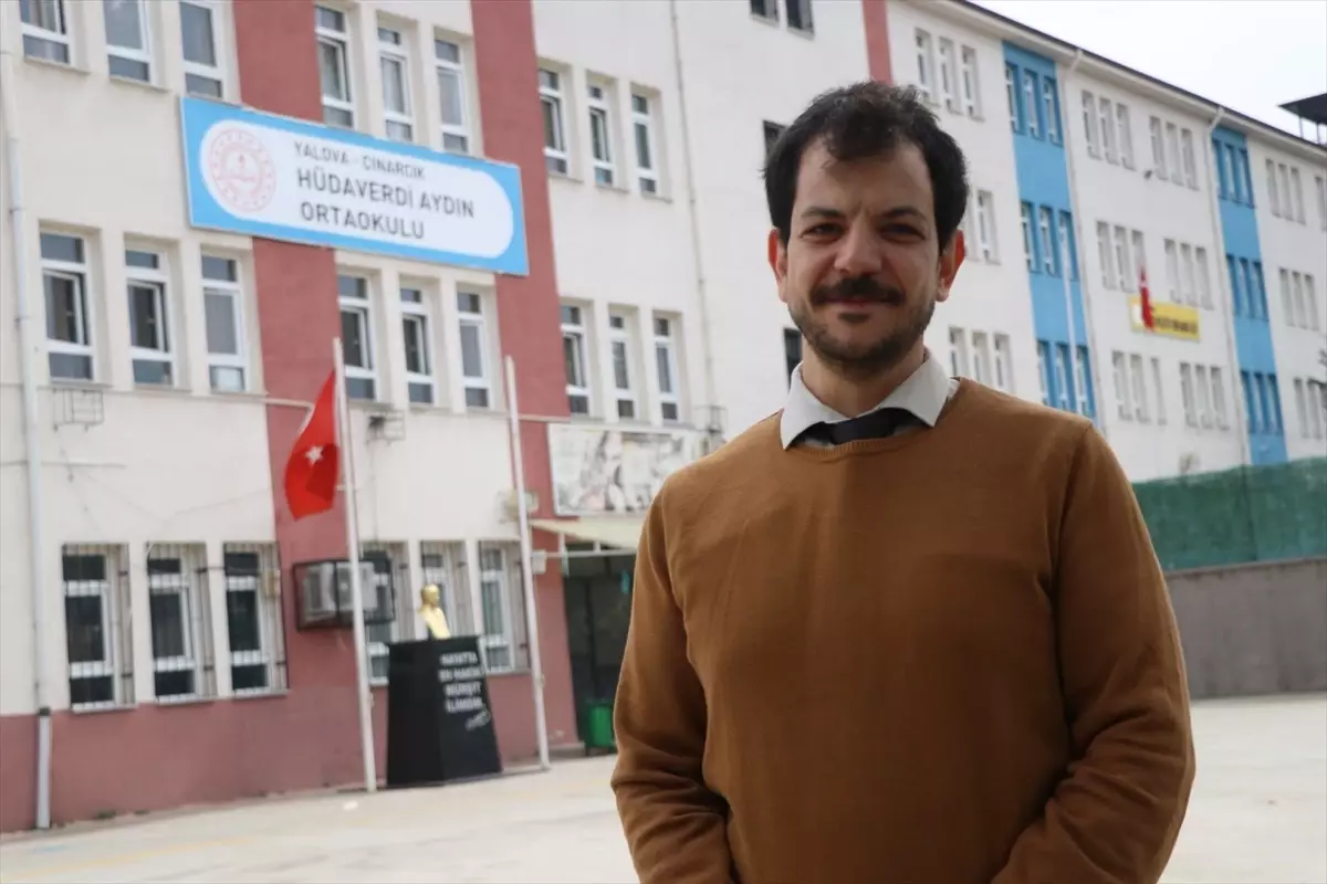 Çınarcık’ta Şeker Boğazına Takılan Öğrenci, Müdürün Heimlich Manevrası ile Hayata Döndü