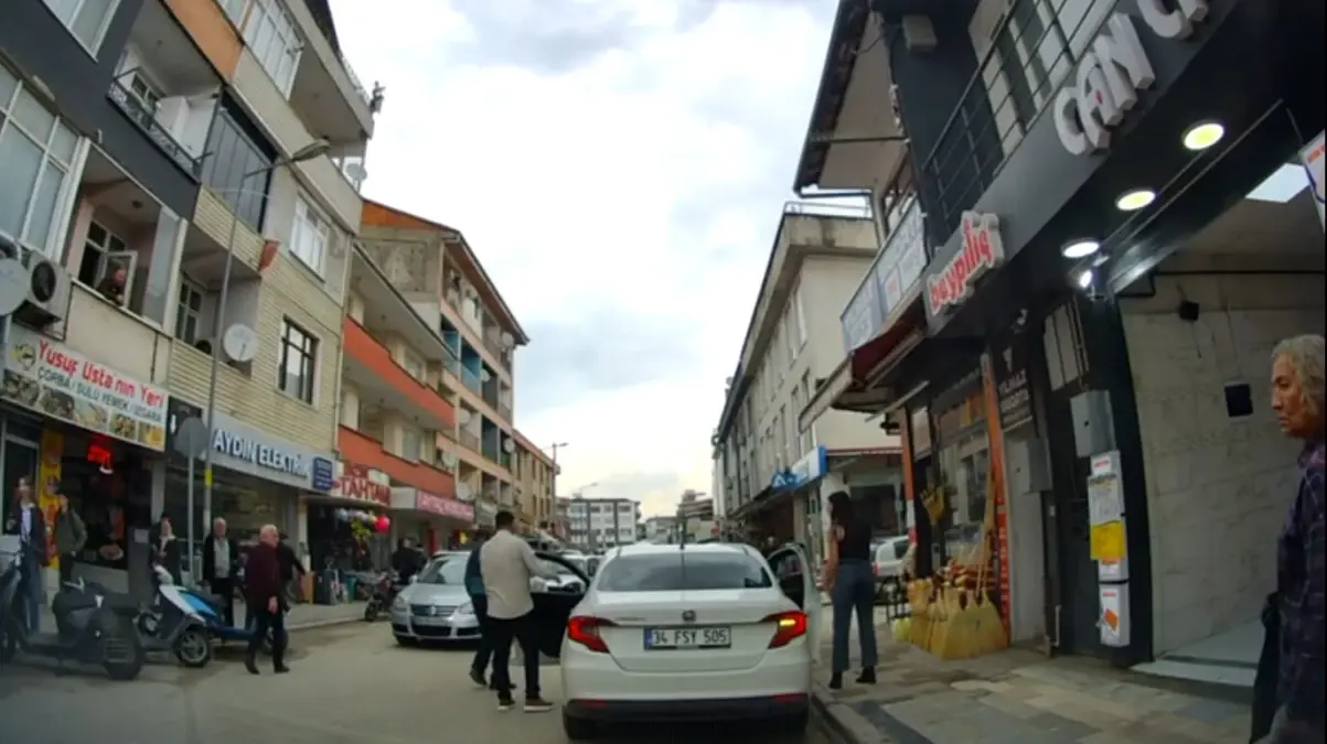 Düzce'de Yaya Çarptı, Sürücü Olay Yerinden Kaçtı