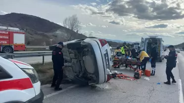 Kazada devrilen otomobilin fotoğrafı