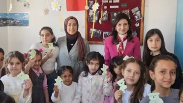 Etkinlikte hazırlanan kitap ayracı örnekleri