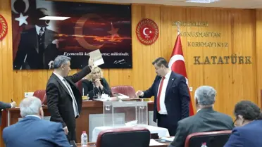 Meclis Başkanı Gegeoğlu'nun fotoğrafı