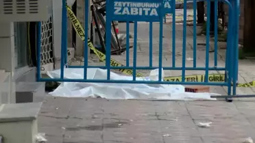 Kaza yerinde düşen beton parçası