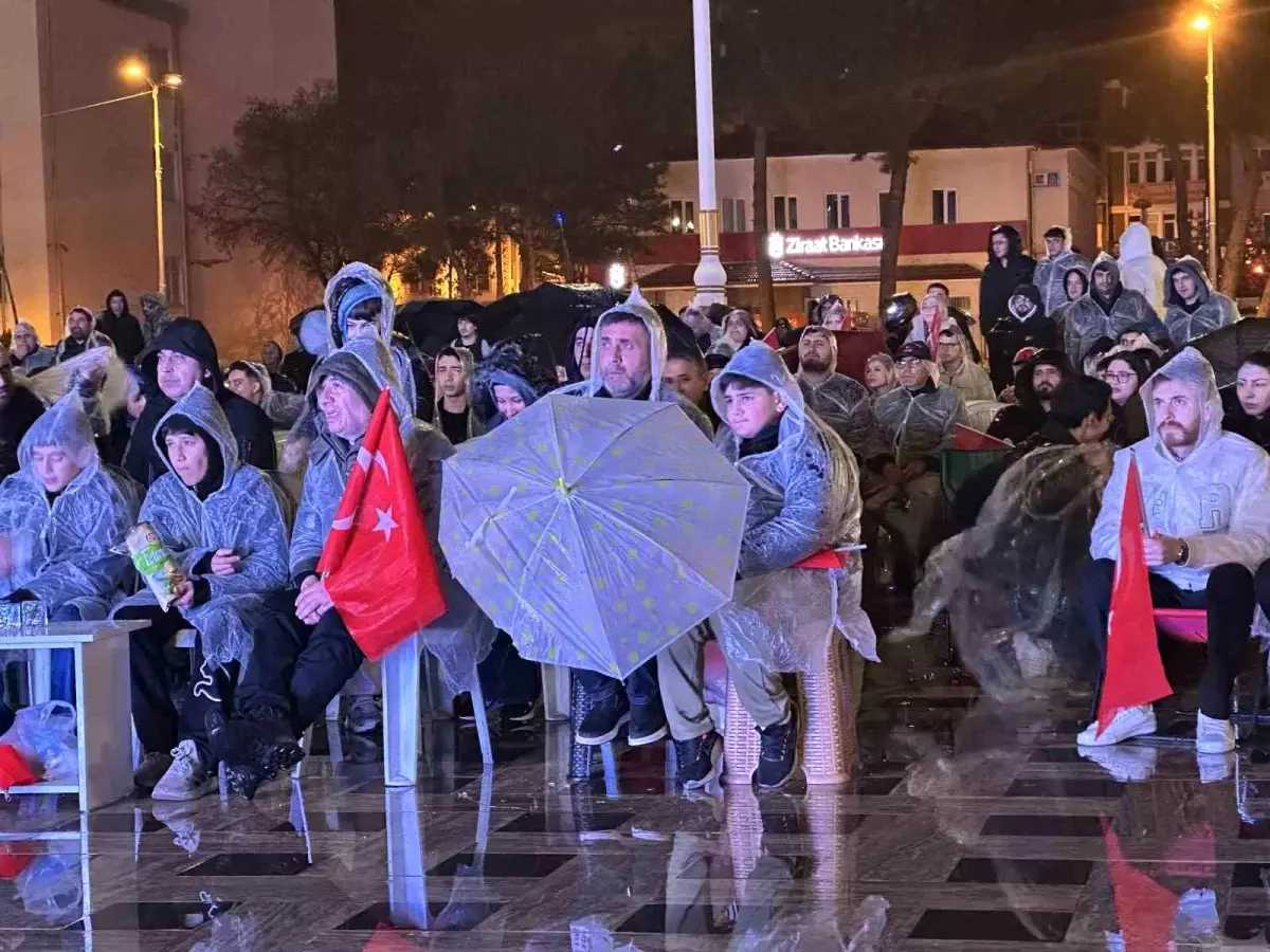 Çankırı’da Yağmurlu Hava, A Milli Takım Zaferiyle Coştu