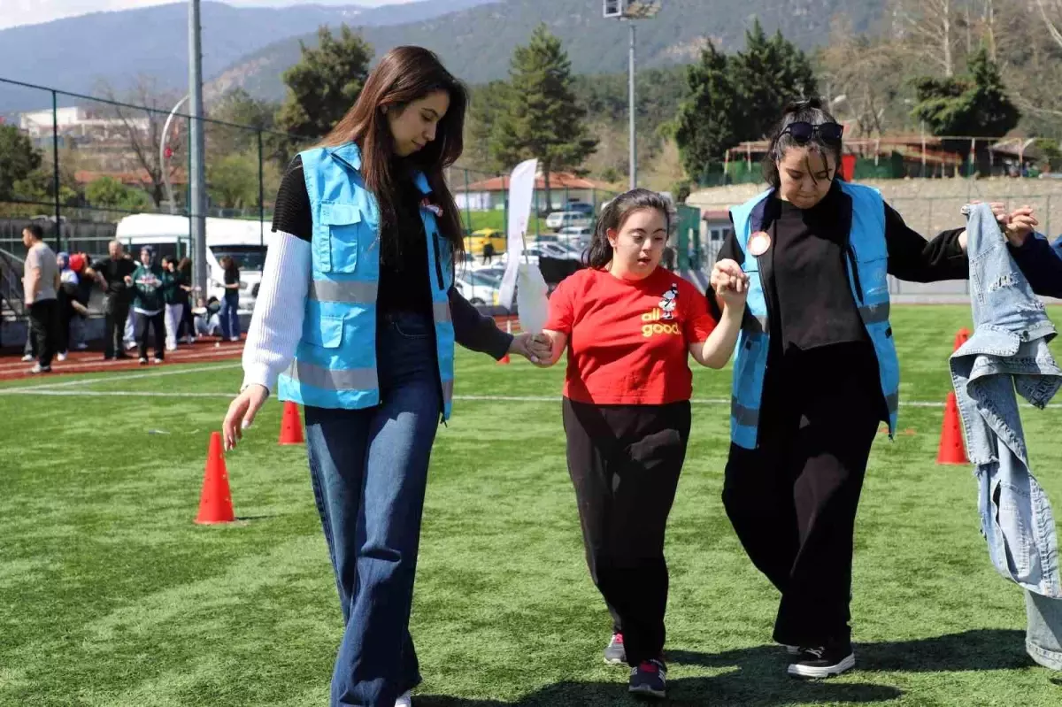 Karabük’te Otizm Farkındalık Günü: Özel Öğrenciler Futbol Sahasında Birlikte