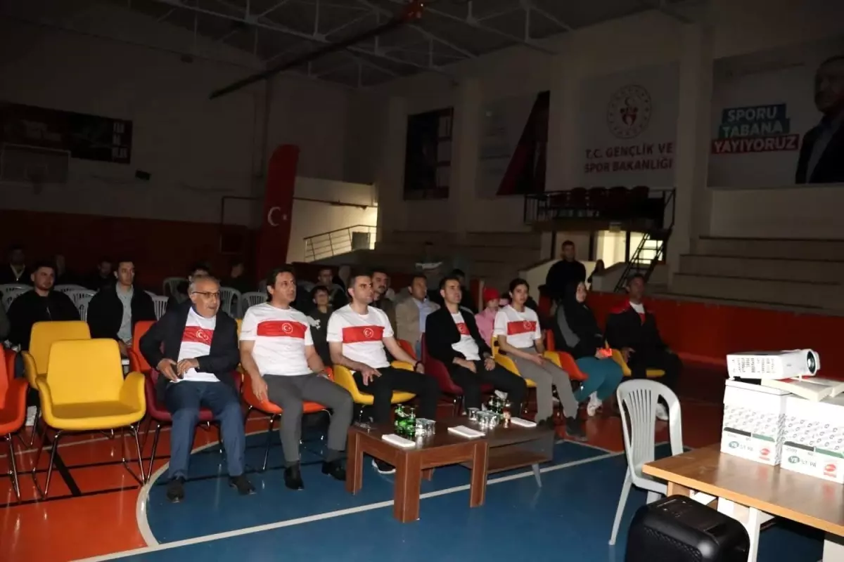 Selendi'de A Milli Takım'ın Kosova Zaferiyle Dünya Kupası Yolunda Coşku