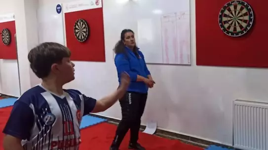 Dart müsabakalarından bir an