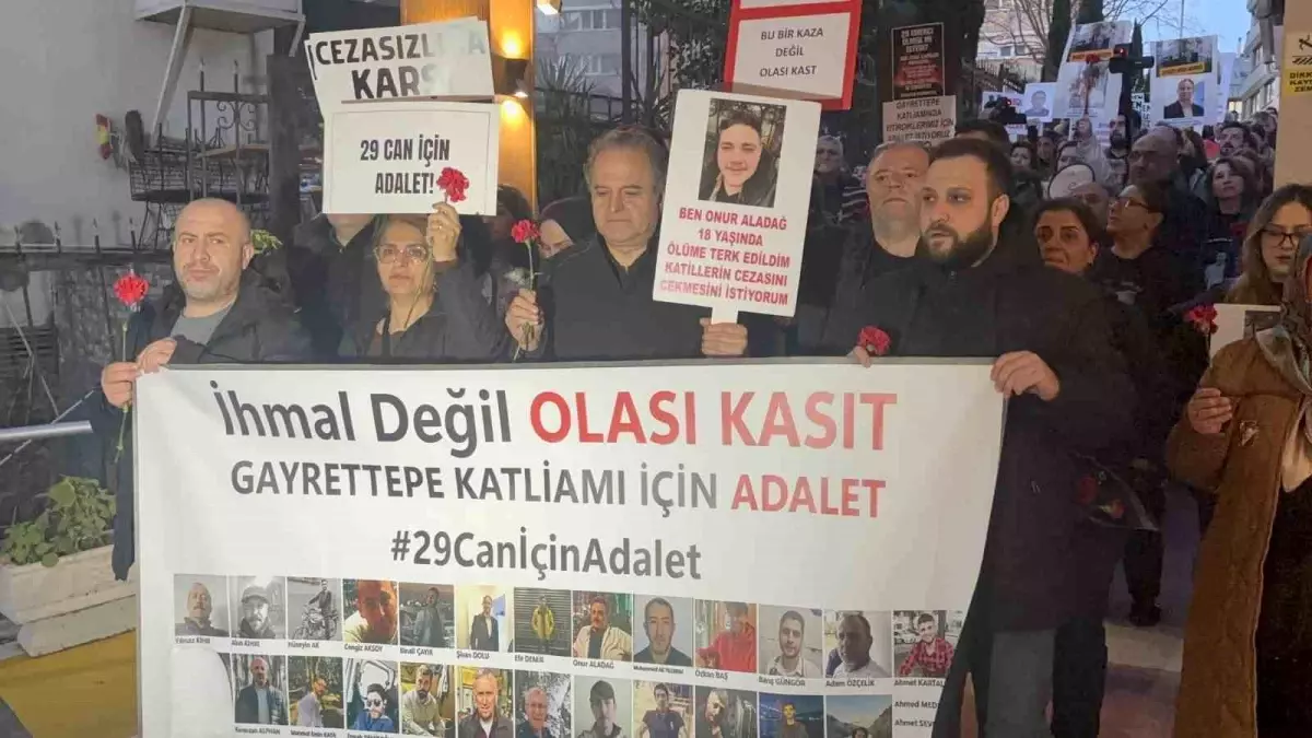 Gayrettepe Yangını Sonrası 29 Kayıp İçin Duygusal Anma Töreni