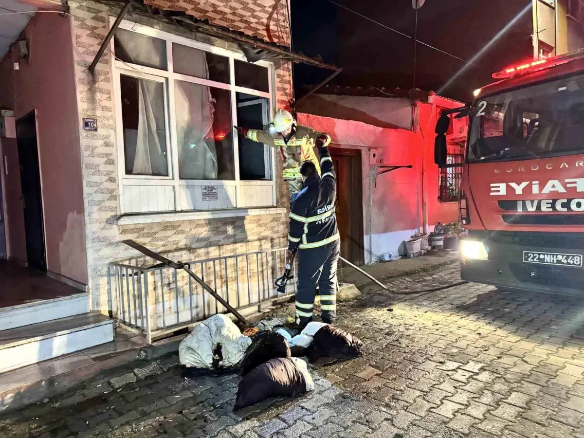 Edirne'de Apartman Dairesindeki Yangın Hızla Kontrol Altına Alındı