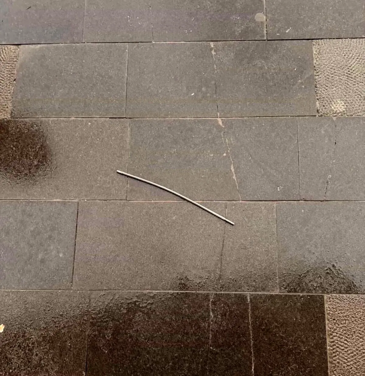 Elazığ’da AVM Mal Kabul Bölümünde Demir Çubukla Kaza: Bir Kişi Yaralandı