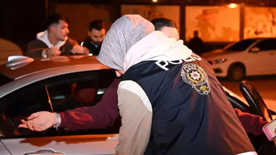 Kırıkkale'de narkotik denetimi sırasında polis ekipleri