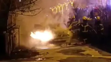 Bitlis'te Yol Kenarına Düşen Araç Yangın Çıktı, İtfaiye Zamanında Müdahale Etti