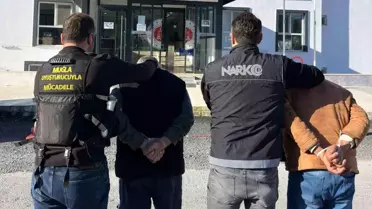 Ele geçirilen sentetik ecza paketleri