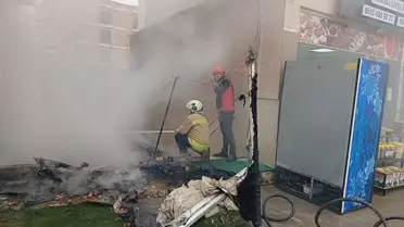 Yangının söndürülmesi sırasında itfaiye ekipleri