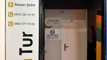 Umre dolandırıcılığına maruz kalan kişilerin fotoğrafı