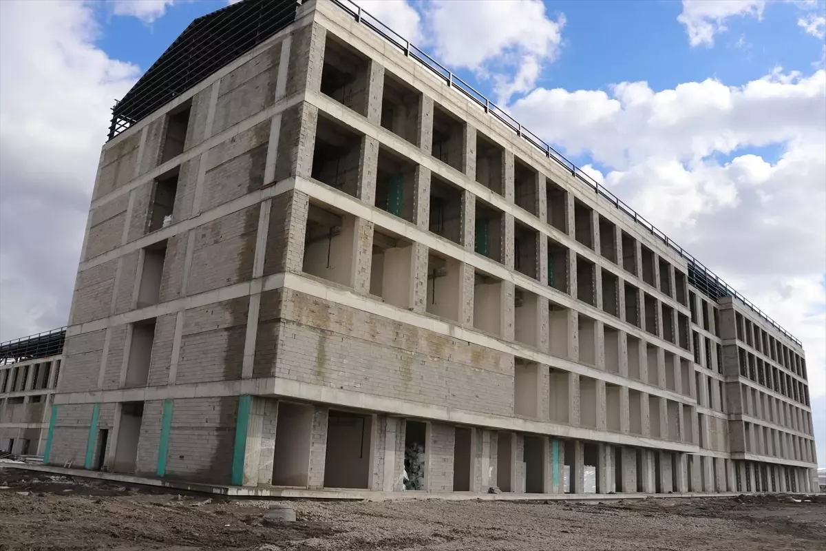Ağrı’da 270 Yatak Kapasiteli Kadın Doğum ve Çocuk Hastanesi İnşaatı Hız Kesmeden Devam Ediyor