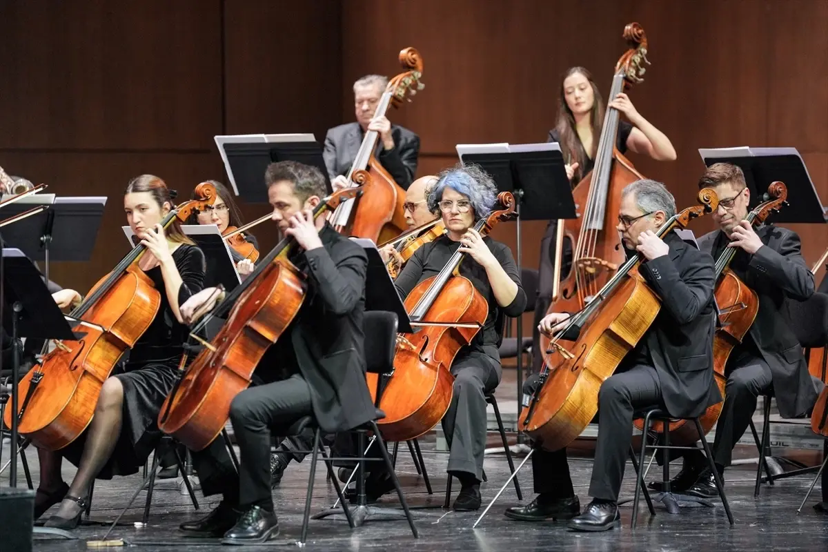 Eldar Mansurov'un Senfonik Gravürleri, AKM'de İstanbul Devlet Orkestrası ile Buluştu