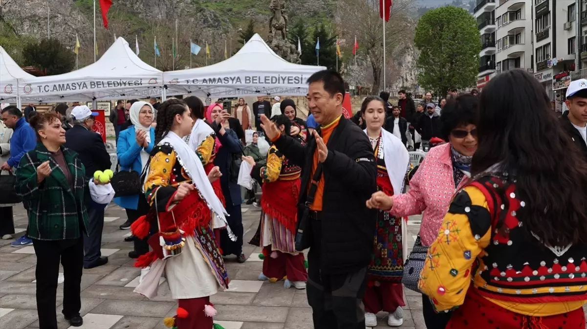 Amasya’da Otizm Farkındalık Günü Renkli Performanslarla Coştu