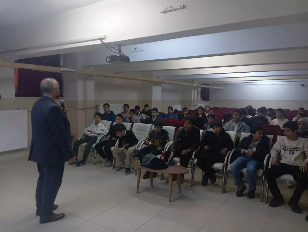 Baskil'de Öğrenciler İçin Manevi ve Kişisel Gelişim Semineri Gerçekleştirildi