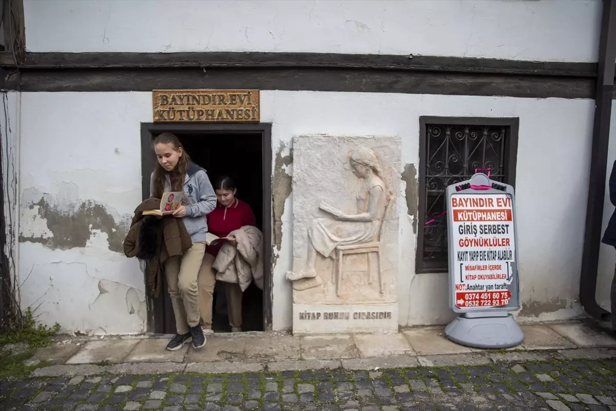 Bolu Göynük’te 150 Yıllık Konakta Açılan Modern Kütüphane Öğrencilerin Gözdesi Oldu