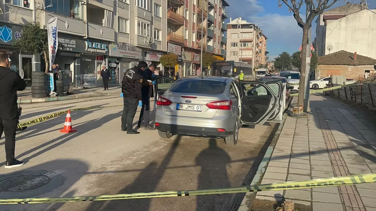 Gemlik’te Silahlı Saldırı: Araç İçinde Yaralanan Mehmet A. Hastaneye Kaldırıldı